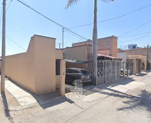 Sk01- Casa En Remate Bancario En C. Calandrias, Loma Bonita, La Barca, Jal. (65% Debajo De Su Valor Comercial, Solo Recursos Propios)