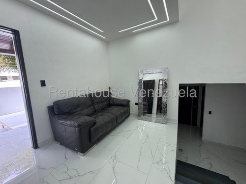 Encantadora Casa En Venta En El Cafetal, Mls 25-22537, Isabel Salon.