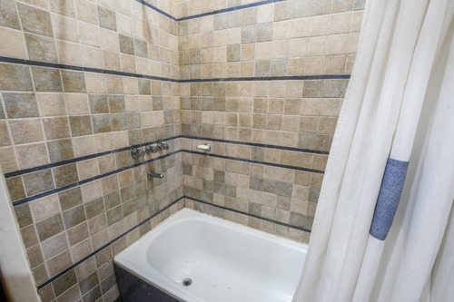 Imagen 28 de 30 de Casa De 3 Dormitorios En Venta Con Quincho Y Parrillero Centro De Rosario
