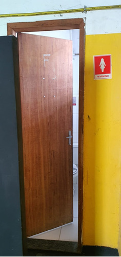 Conjunto Comercial De 3 Lojas A Uma Quadra Da Praça Do 7 De Abril Em Paciencia