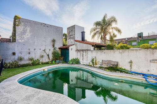 Imagen 22 de 30 de Impecable Casa En Venta Con 4 Dormitorios Mas Dependencia! Jardin Pileta Y Parrilla!