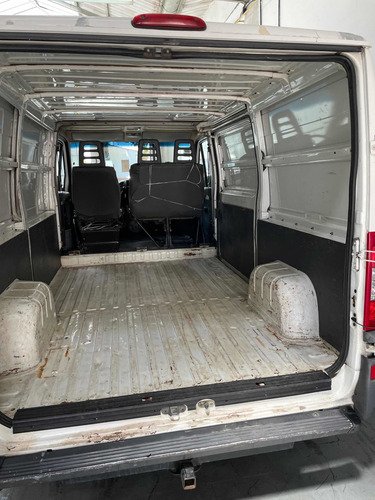 Imagen 8 de 22 de Peugeot Boxer 2007 2.8 Hdi Combi 330m Confort