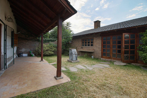 Increíble Casa A Refaccionar O Lote. Hurlingham