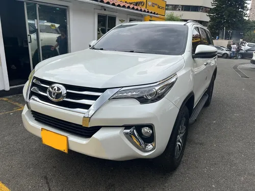 Toyota Fortuner 2.7 Srv