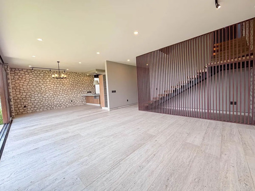 Casa En Venta En Misión San Jerónimo. 2