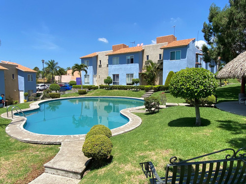 Casa En Condominio En Venta En Lomas Tzompantle, Cuernavaca Morelos.