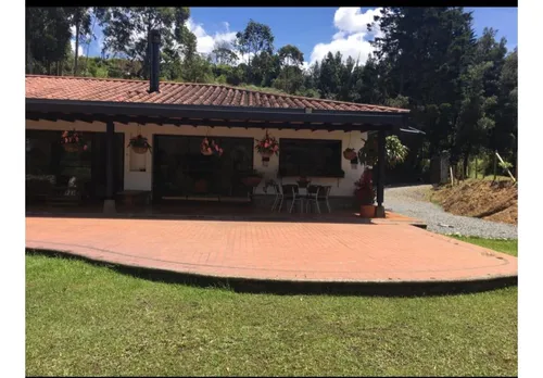 Encantadora Finca En Venta Llanogrande