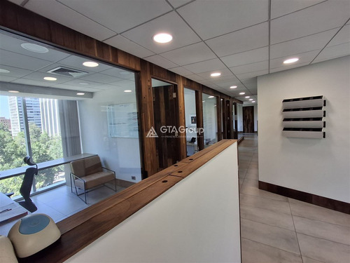 Arriendo Espectacular Oficina 254 M2. El Golf