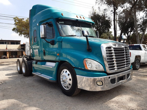 Imagen 3 de 10 de Tractocamion Freightliner Cascadia Año 2013