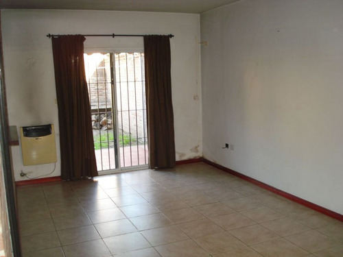 Duplex En Venta En Monte Grande Con Cochera