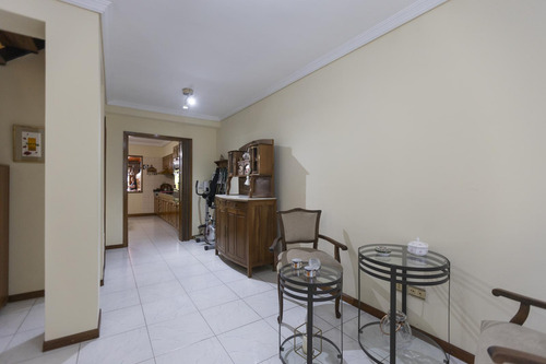Duplex En Venta 4 Ambientes! Independiente