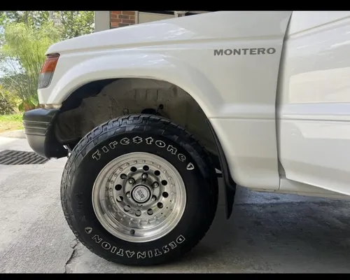 Mitsubishi Montero 2.4 V11