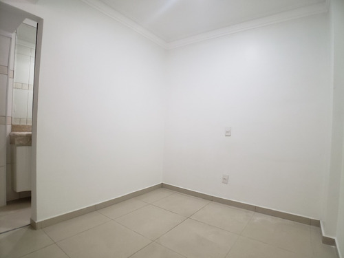 Imagem 13 de 15 de Apartamento - Ap05420 - 68679779