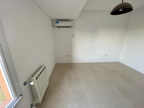 Imagen 11 de 26 de Venta Casa Con Jardin En Casas Santa Maria Tigre