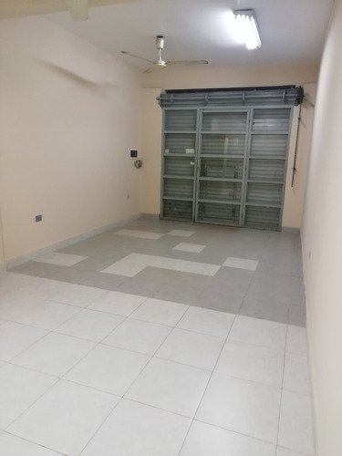 Imagen 8 de 11 de Alquilo Salón Comercial En La Av. Luque-san Lorenzo