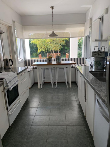 Casa A La Venta En Club De Campo Guaymallen