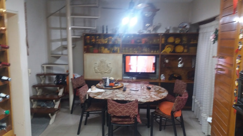 Imagen 6 de 14 de Casa 6 Amb. Con Dependencia. Venta. Villa Lugano.