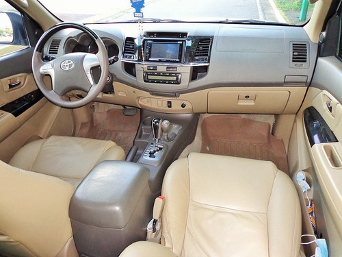 Imagen 7 de 11 de Toyota Fortuner Sr 2013 4x4 Automático