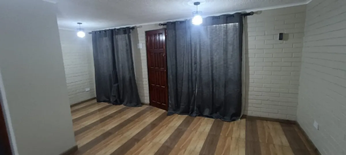 Imagen 4 de 9 de Casa Remodelada En El Abrazo De Maipú En Avenida Principal