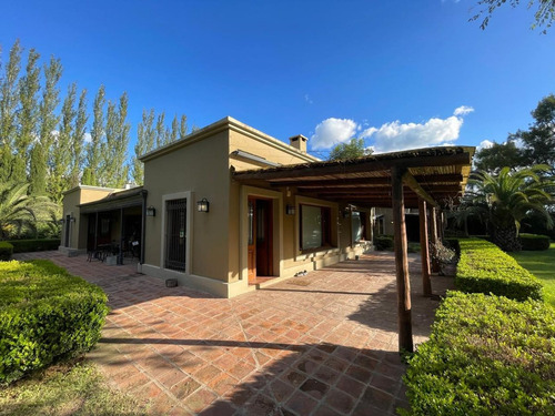 Venta Casa Quinta 5 Ambientes Chivilcoy Con Parque