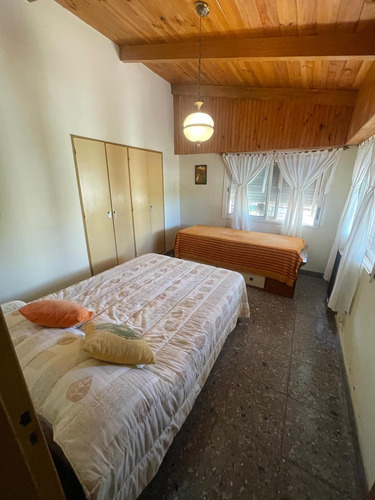 Casa En Venta De 3 Dormitorios C/ Cochera En Papagayos