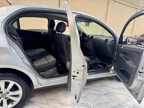 Volkswagen Voyage 1.6 Highline 101cv
