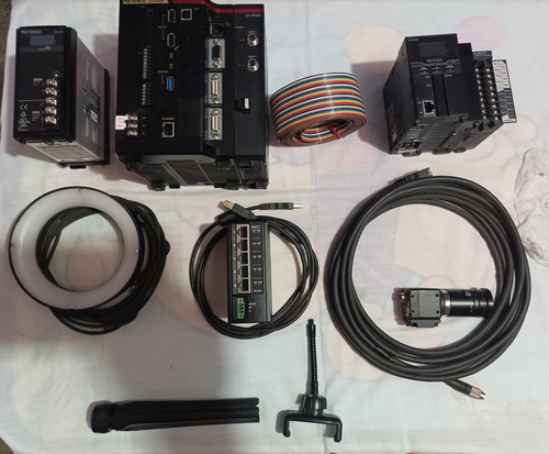 Sistema De Visión Keyence Con Controlador Cv-x400f (Usado)
