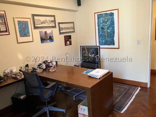 Porque Invertir En Este Apto. 1-está En Una De Las Urbanizaciones Más Céntrica Y De Mayor Demanda Y Segura De Caracas. 2- Edificio De Apenas 4 Pisos+ph 3- Comodo Y Ventilado Está En La Castellana