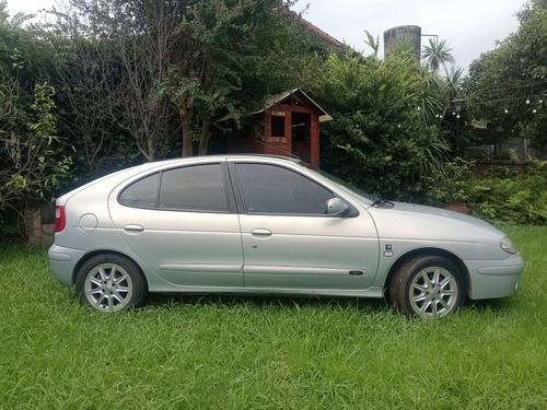 Renault Mégane Unique Hatchback 1.6 16v