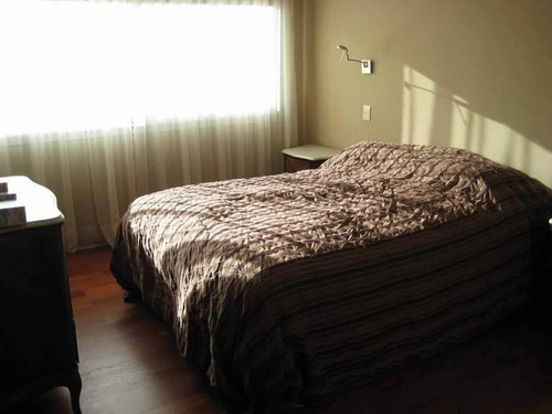 Imagen 2 de 19 de Moderna E Importante Residencia Con Amarra