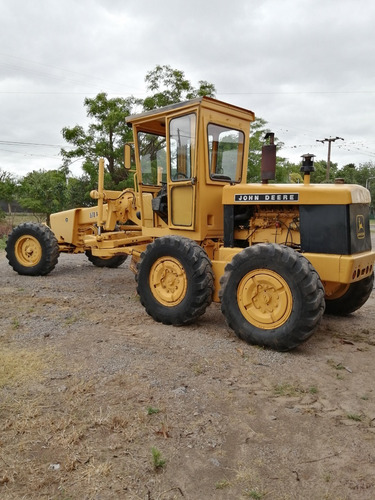 Imagen 8 de 8 de Motoniveladora John Deere 570 A 1985