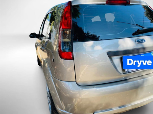 Imagem 3 de 14 de Ford Fiesta 1.0 8v Flex