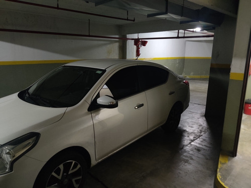 Imagen 2 de 5 de Nissan Versa 2017 1.6 Exclusive At