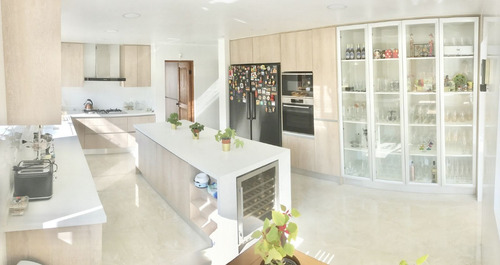 Fabulosa Residencia Como Nueva, Espectaculares Terminaciones