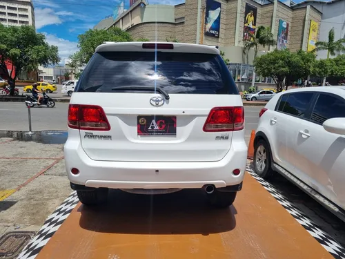 Toyota Fortuner SR5 4.0 AT 4X4