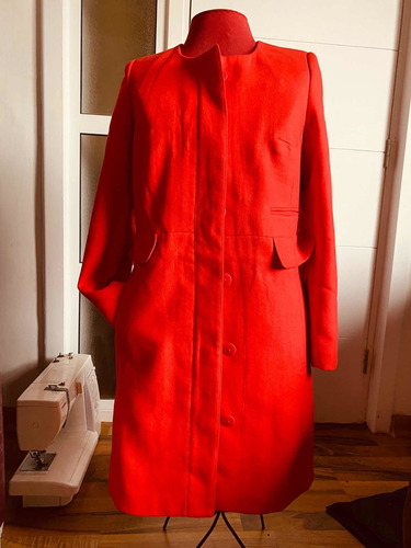 Abrigo Formal Corto Marca Patt Talla 38 Color Rojo