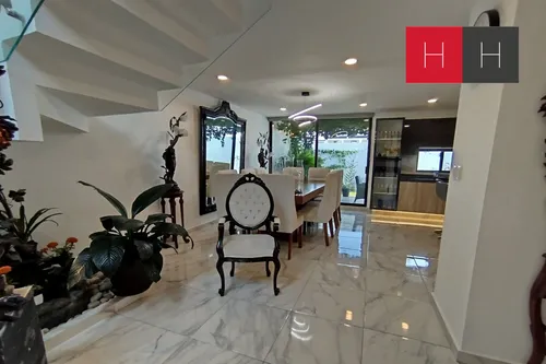 Casa En Venta En Lomas De Angelopolis