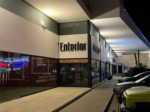 Imagen 6 de 13 de Local A Doble Altura En Alquiler - Plaza Comercial Abierta E