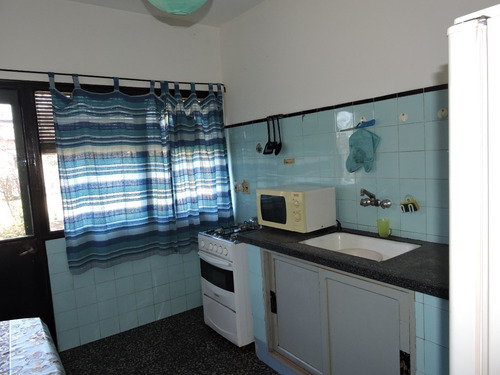 Imagen 6 de 12 de Vendo Casa De Dos Dormitorios En Calle Blanes Viale