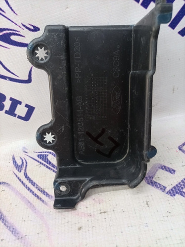 Base Moldura Espaciador De Partes Cuerpo Ford Fiesta 11-17 (Usado)