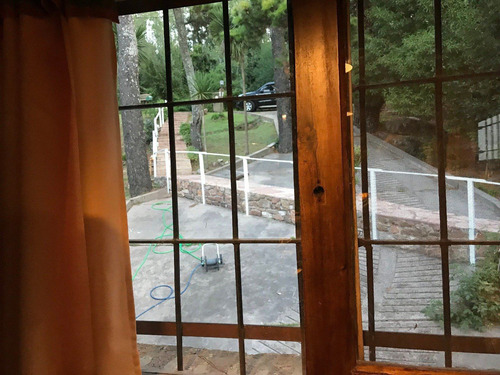 Venta Chalet De 5 Amb Con Piscina, Gas Natural Y Asfalto - Sierra De Los Padres- Muy Buena Ubicación Y Vista Panorámica - Permuta