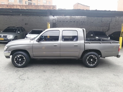 Imagen 2 de 12 de Toyota Hilux 2005 2.4l 4x2