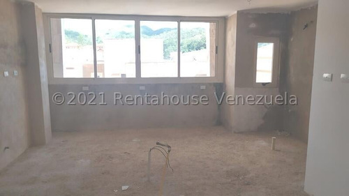 Imagen 7 de 13 de Rmp Se Vende Townhouse En Terrazas Del Country Valencia, Zona Exclusiva, Amplios Espacios En Obra Blanca Para Decorar A Su Gusto.