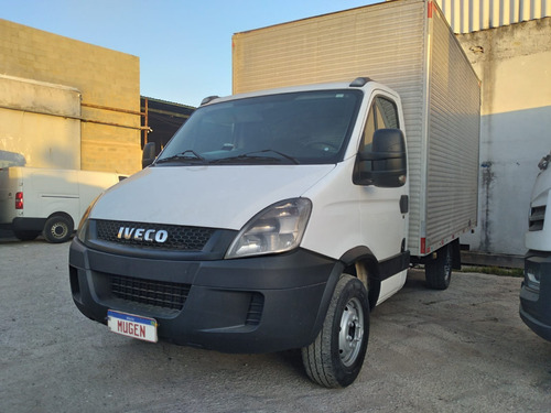 Iveco Daily 35s14 2018 Com Baú - Daily / Ducato / Sprinter