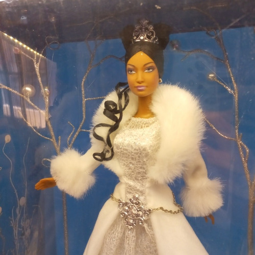 Imagem 2 de 7 de Barbie Holiday Visions 2003 Negra Winter Fantasy Collector