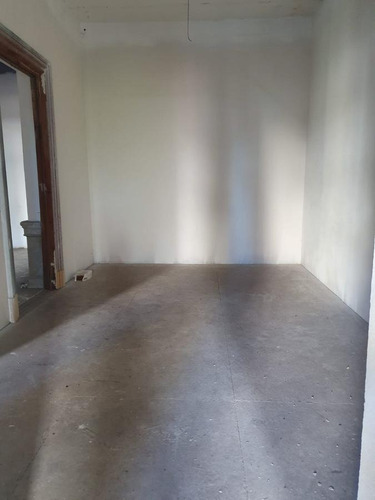 Imagen 6 de 18 de Edificio : 18 De Julio Y Vazquez, Esquina , 600 M2, 3 Plantas, Ascensor !!