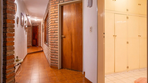 Venta Casa De Tres Dormitorios Con Patio Y Pileta