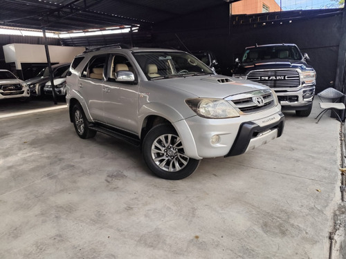 Toyota SW4 3.0 Srv 7l 4x4 Aut. 5p