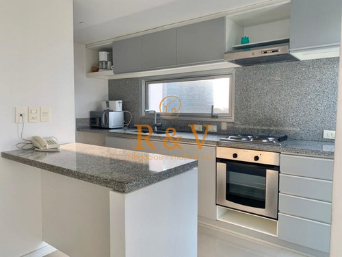 Imagen 6 de 18 de Excelente Apartamento De 2 Dormitorios A Metros De Playa Brava - Venta Y Alquiler