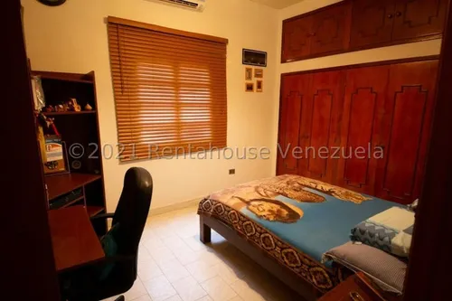 Casas En Venta Mls #25-12498